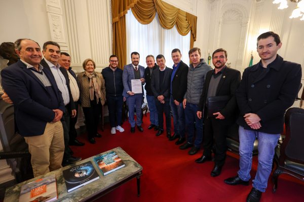 PORTO ALEGRE, RS, BRASIL, 19.07.2022 - Reunião na Casa Civil com prefeitos da COMUNORS - Consórcio dos Municípios da região Norte do RS. Fotos: Gustavo Mansur